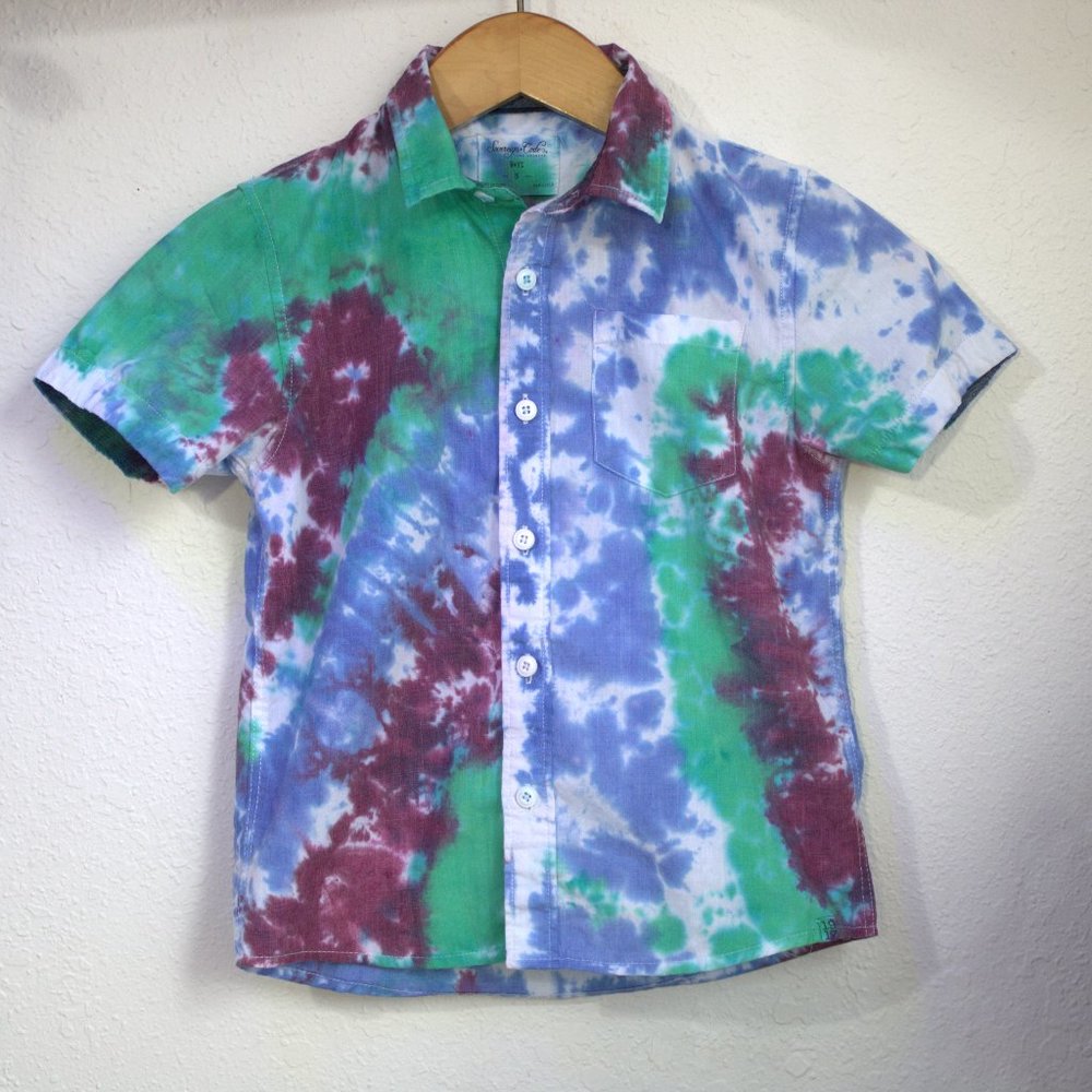 Upcycled Boys 5 Tie Dye Spiral Back Button Up Short Sleeve